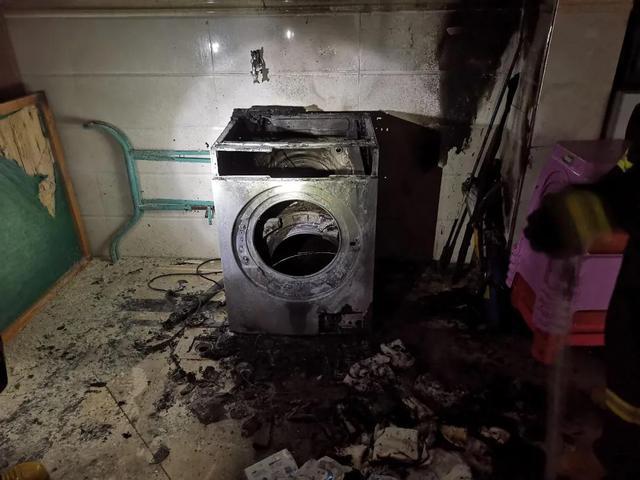 洗衣机爆炸的相关图片